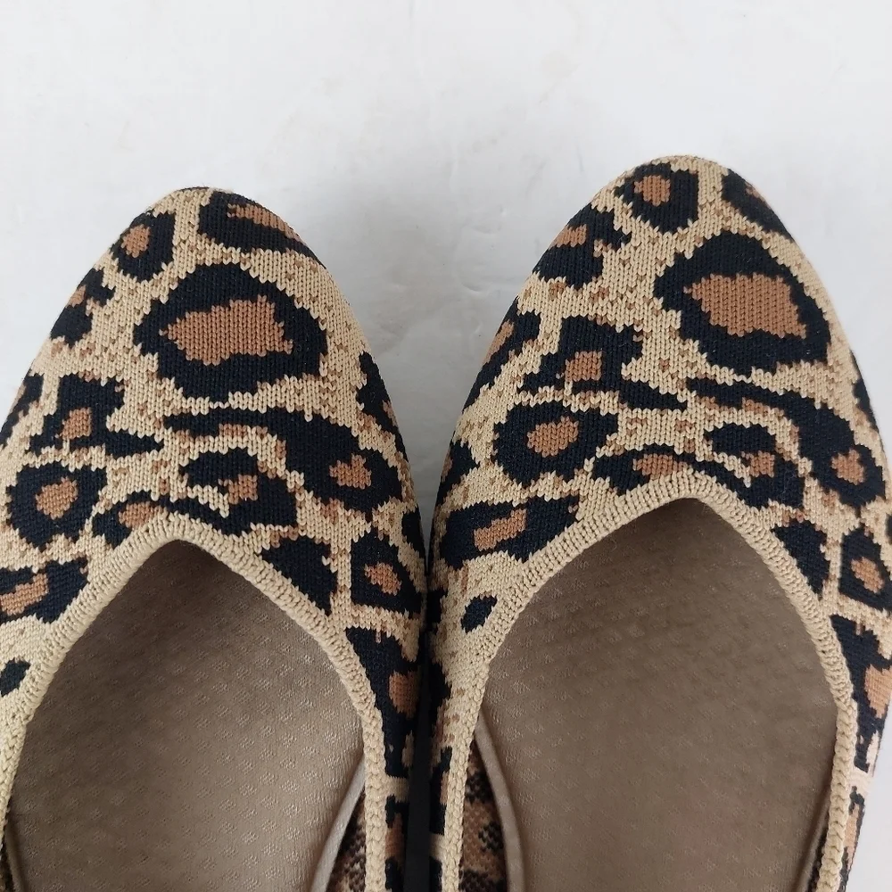 SKECHERS Women's Cleo Claw-Some Natural Leopard Print Slip-on‎ Ballet Flats 6.5.